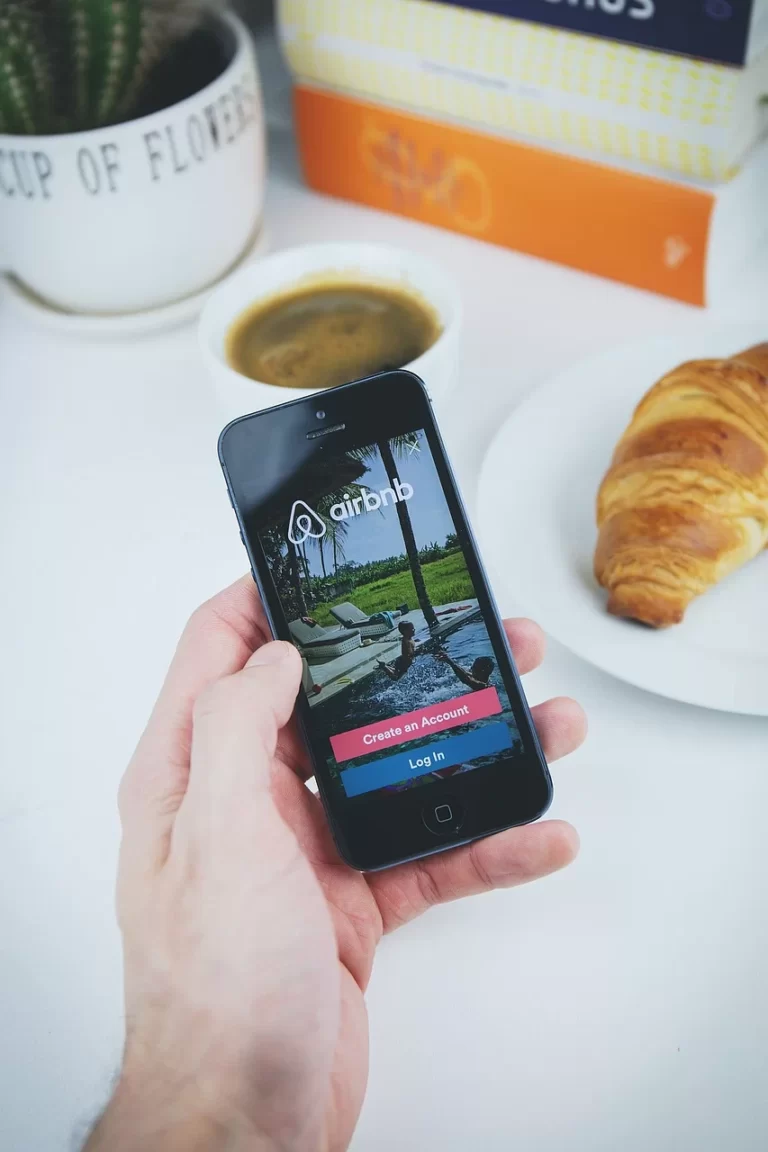 Airbnb mi Otel mi? Hangisi Daha Avantajlı?